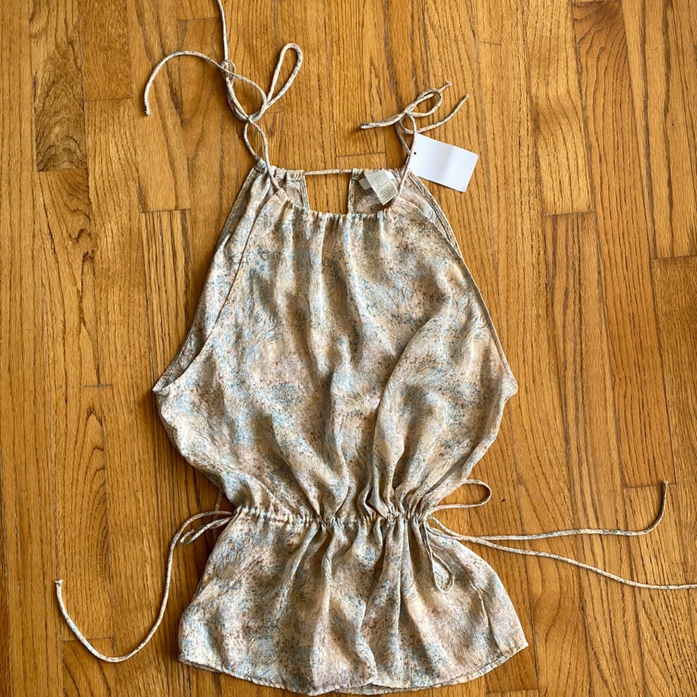 NWT H&M silky sheer tank top. Sides cinch, you can adjust to your preferred fit.